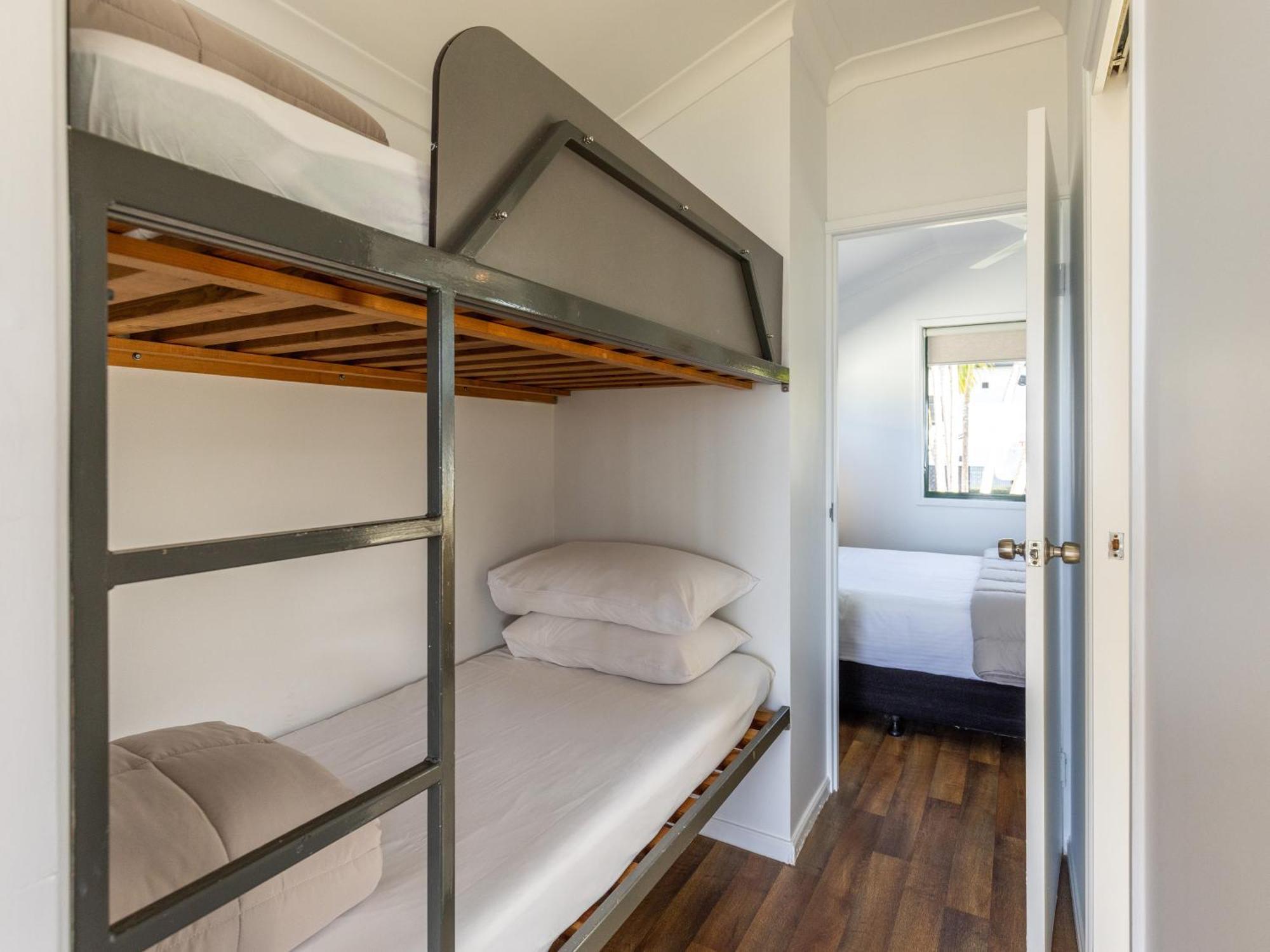 Nrma Bowen Beachfront Holiday Park Phòng bức ảnh